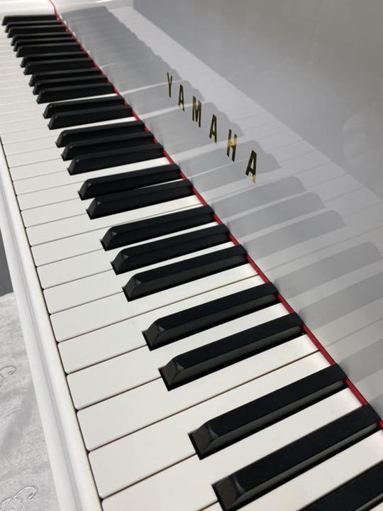 ヤマハ Yamaha C3ホワイトモデルグランドピアノ 中古ピアノ ピアノの未来へようこそ Mirai Used Piano Supplier