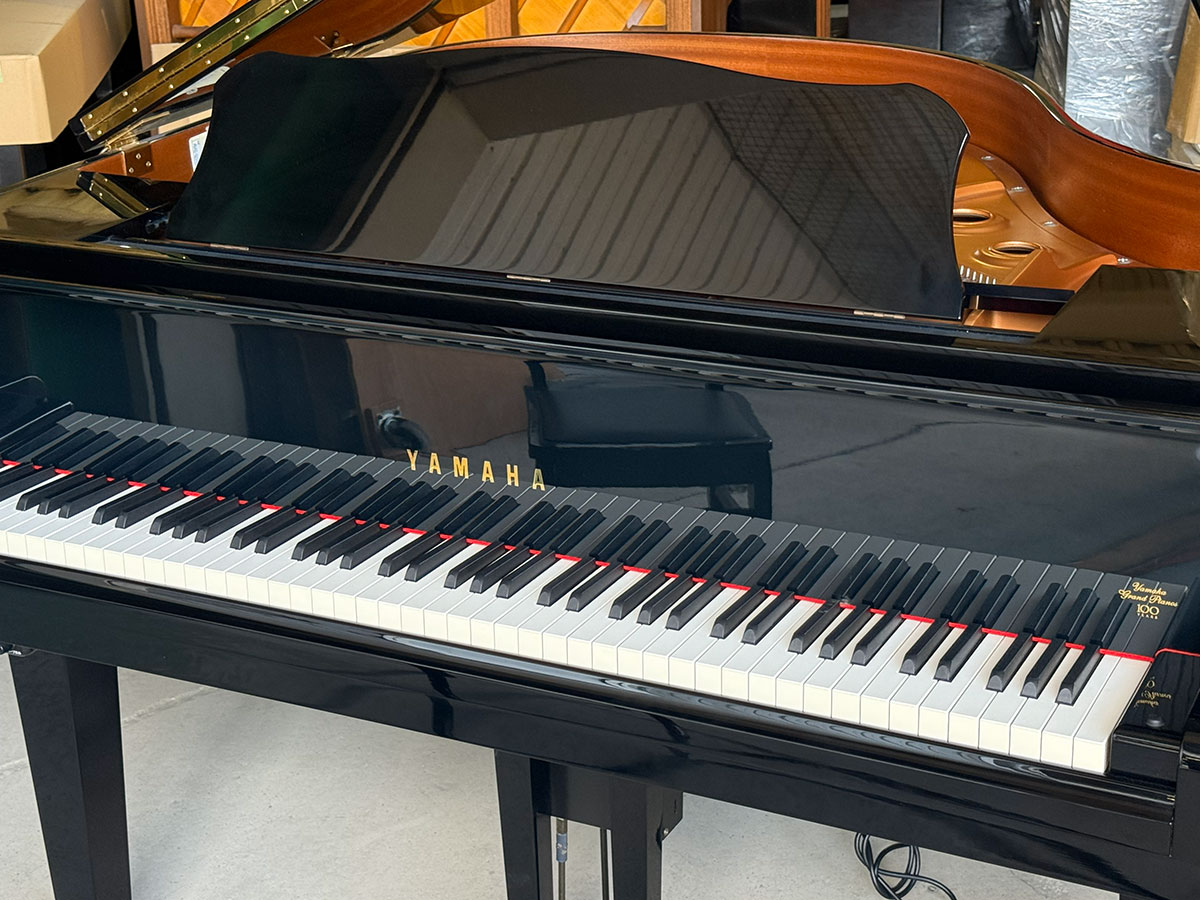 中古ピアノ YAMAHA (ヤマハ) A1AE-QSXG(自動演奏・消音機能付)