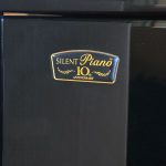 中古ピアノ YAMAHA （ヤマハ） YS30Z　記念ロゴ