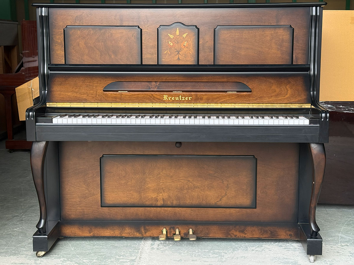中古ピアノ KREUTZER（クロイツェル）KE605 CUSTOM