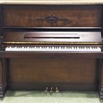 中古ピアノ KREUTZER （クロイツェル） KE703